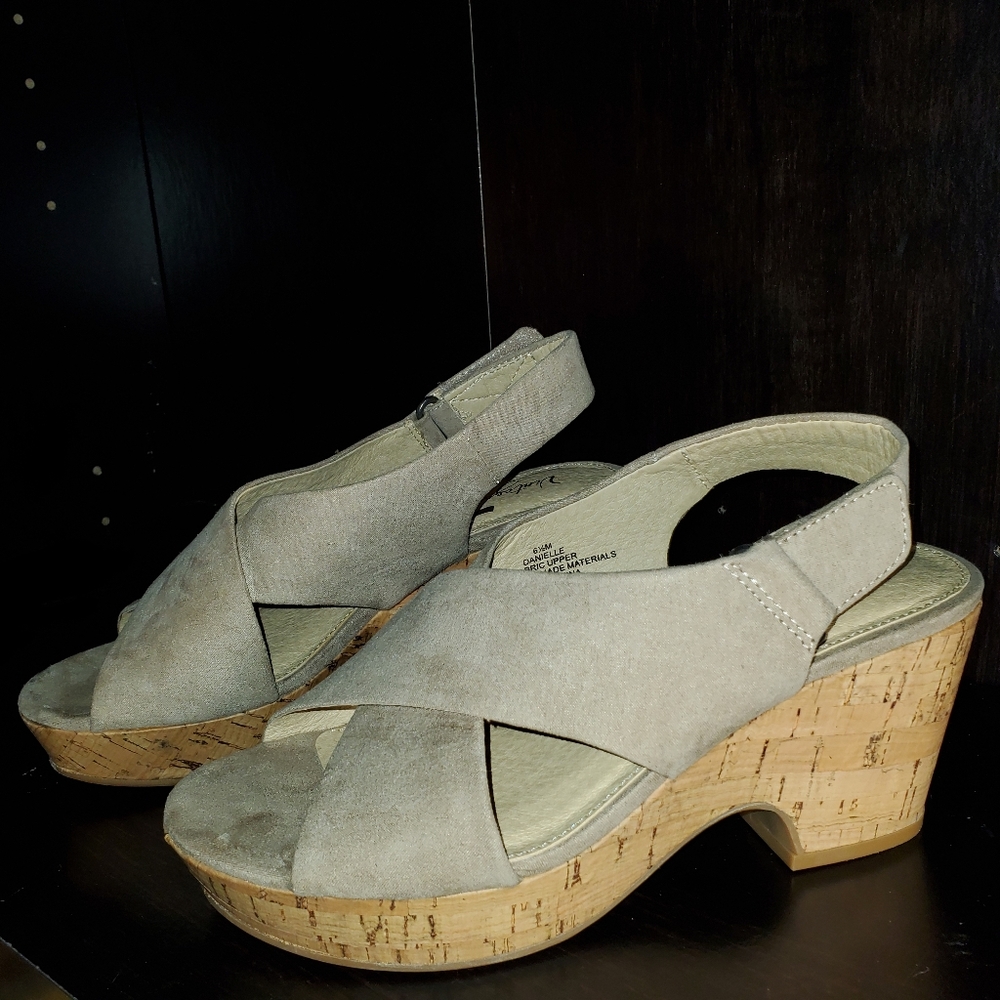 Vintage 7 Eight Wedged Danielle Sandles Size 6.5